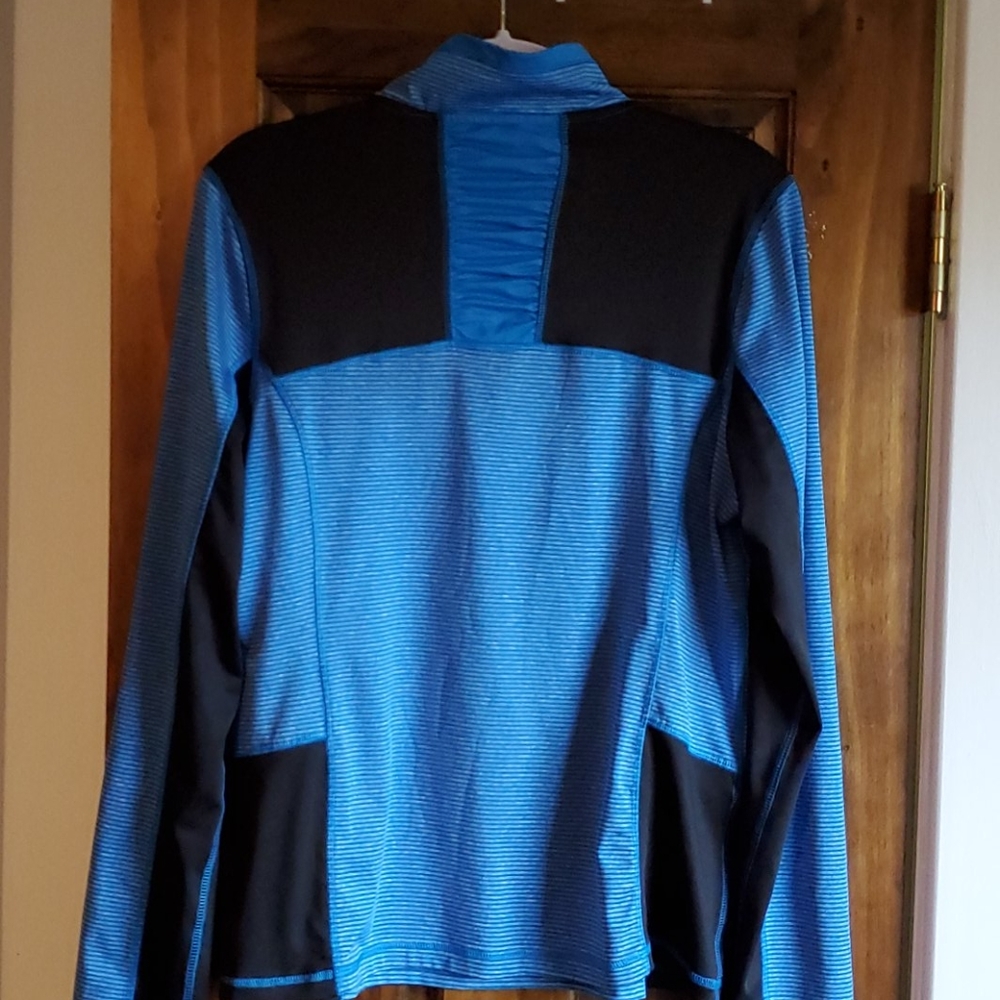 Workout pullover - Picture 3 of 4